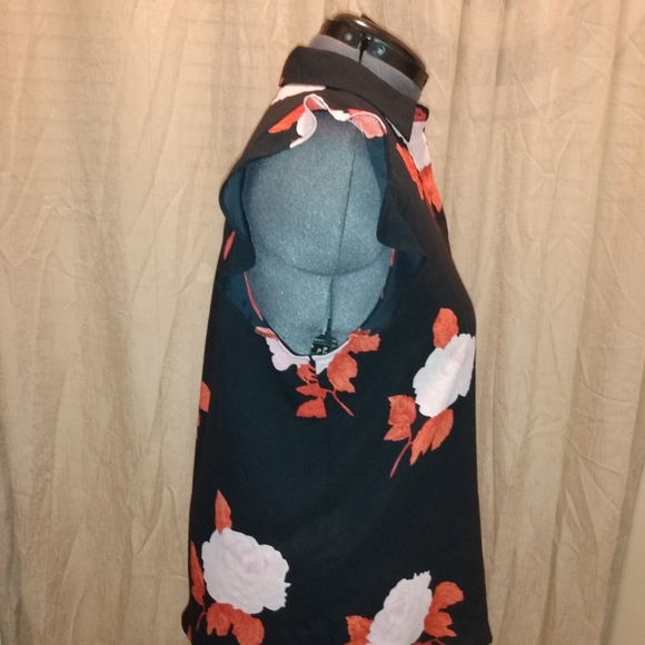 WHO WHAT WEAR Black Button Up Floral Sleeveless Blouse - Picture 3 of 6